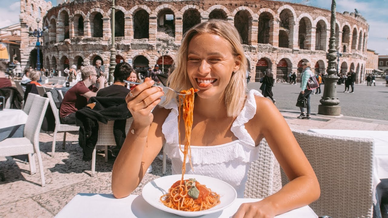 WHY WOULD YOU EAT THIS IN ITALY? + FEELING INSECURE! VLOG (31)