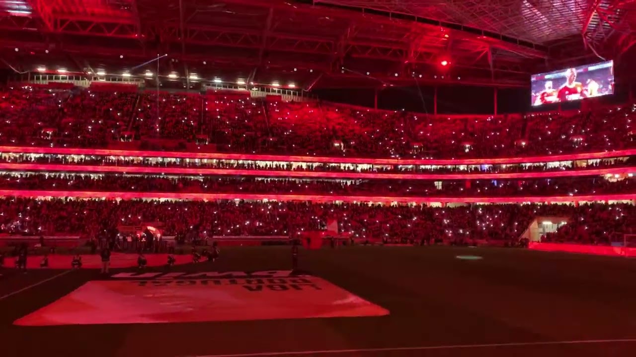 2023-03-03: Sport Lisboa e Benfica - Show e hino.