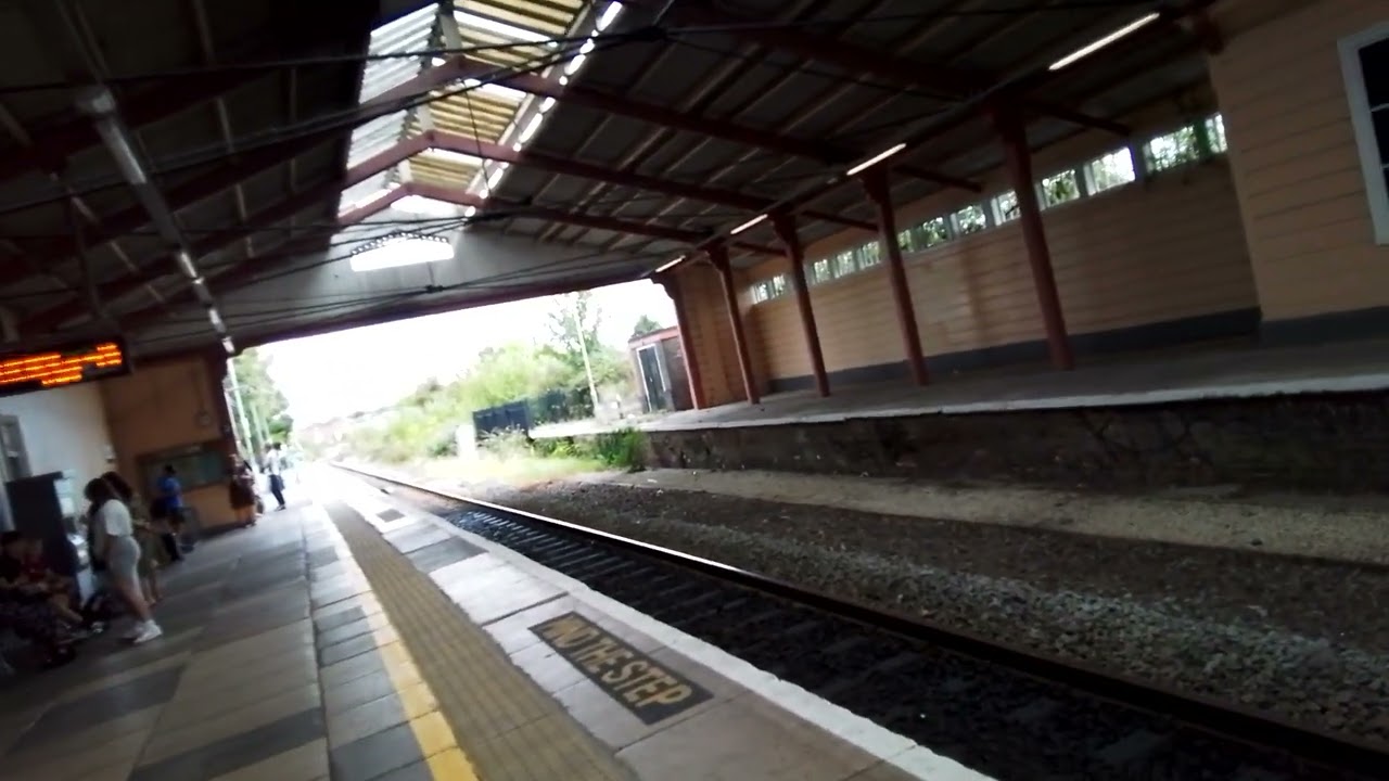 165101 Passing Straight Though Platform 1, Frome (Somerset) (14/08/25)