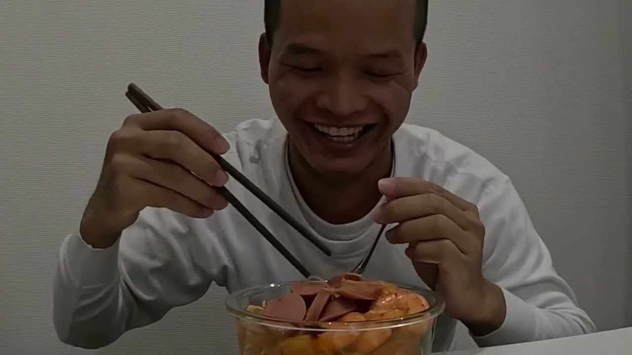 Ăn mỳ cay kiểu Việt Nam ở Nhật Bản ạ