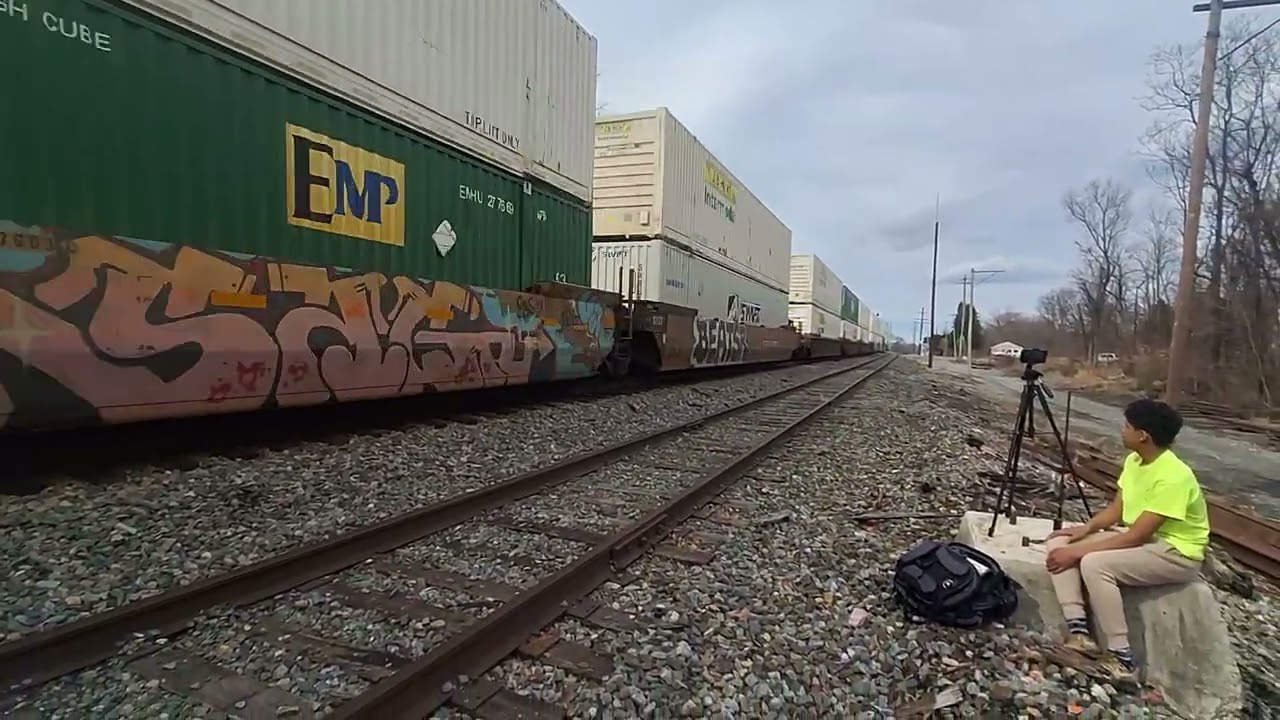 Highlights of 3/8/26 Railfanning: Fouled K5LLA on 27A