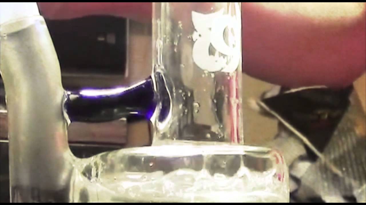 BONG RIPS IN GOLD