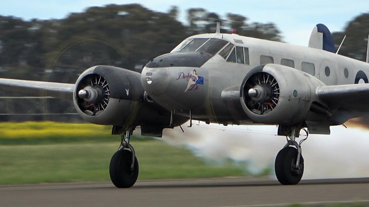 Beech 18D Expeditor VH-FID Display на авиашоу в Токумвале 2025