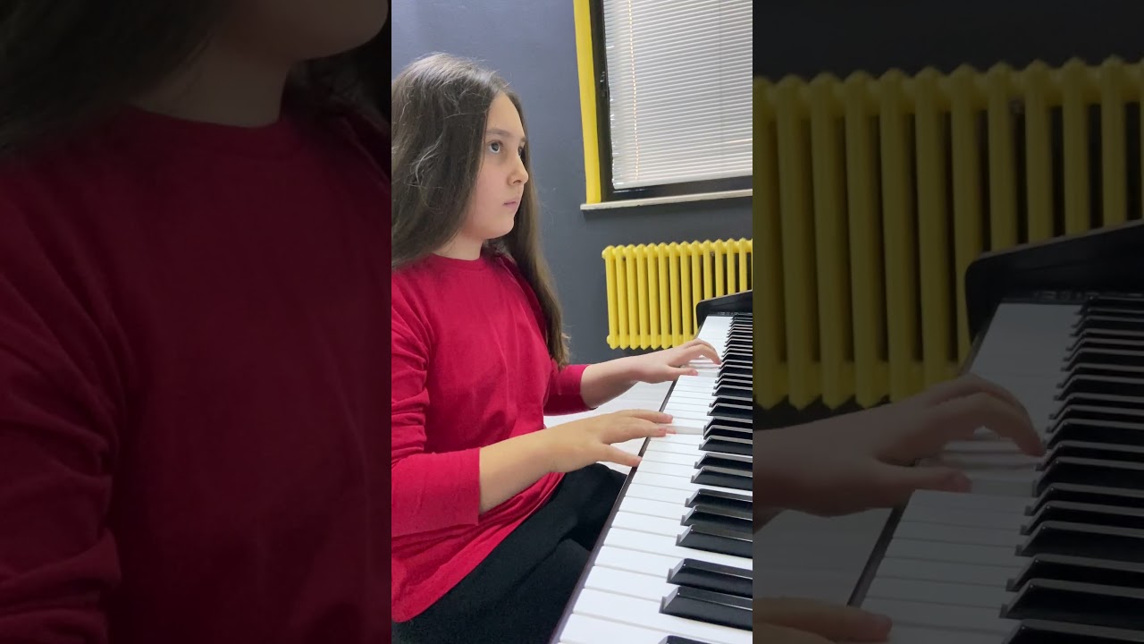 Yaz dostum piyano Barış Manço