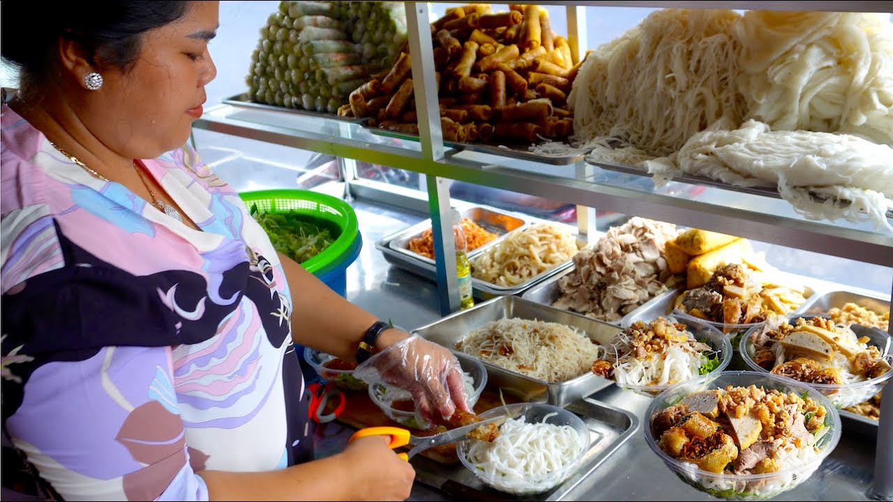 Most Popular Snack! Spring Rolls, Noodle with Pate, Bread with Pate | Cambodian Street Food