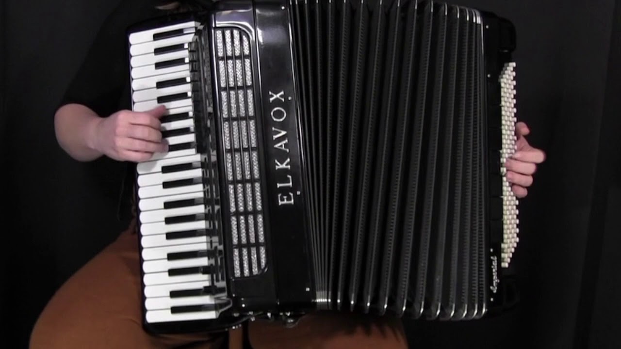 Certified Pre-Owned Accordion: Elkavox 'Imperial' 19.25