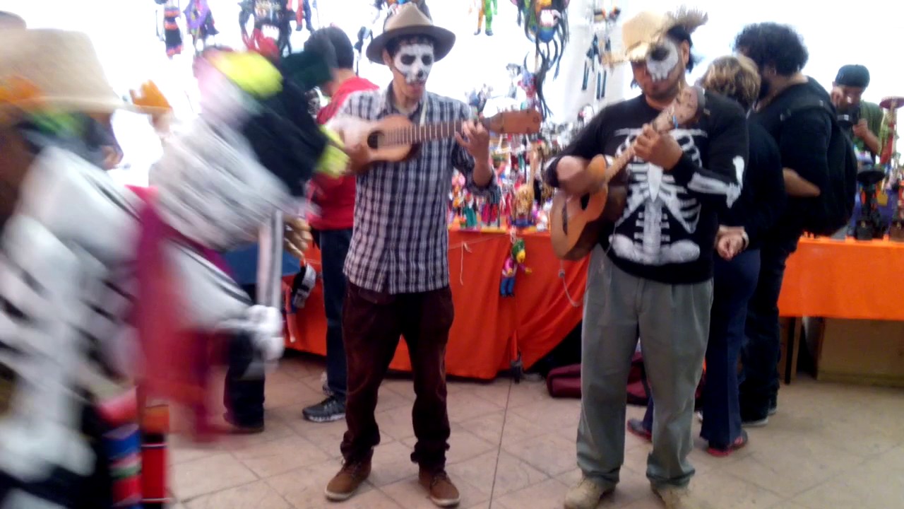 EmilIo Ayala -Paco JARANAS.Muestra artesanal Museo Culturas &acute;Populares .El cartonero 4