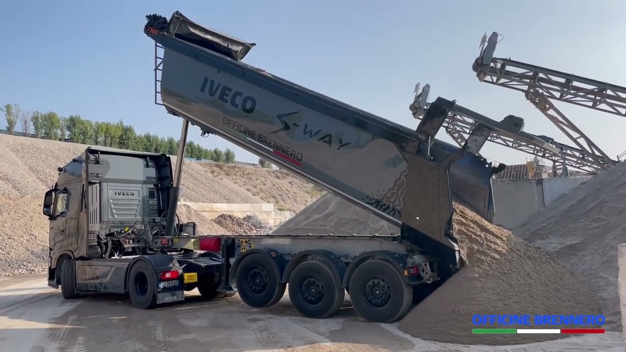 Iveco S-Way al lavoro in cava