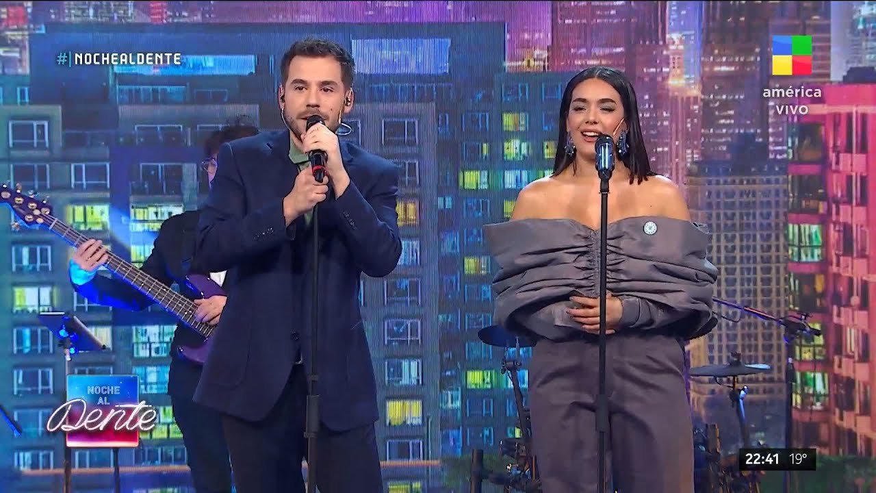 ÁNGELA LEIVA la ROMPIÓ CANTANDO con FER DENTE