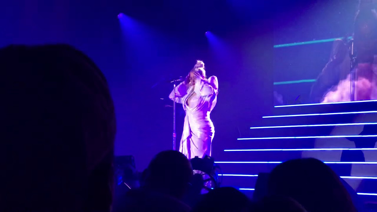 Twice Christina Aguilera - Liberation Tour live in Miami