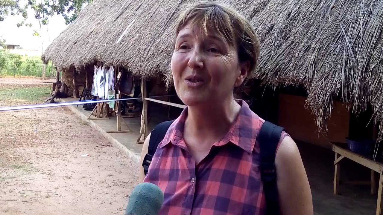 Touristes Français au Village Souterrain d'Agongointo: Impression de Anne Ziller