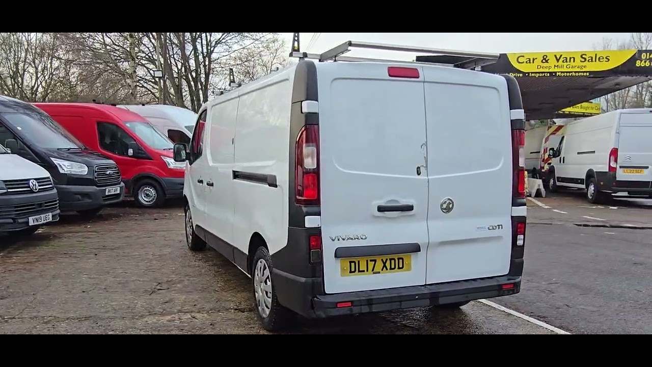 VAUXHALL VIVARO - DL17XDD