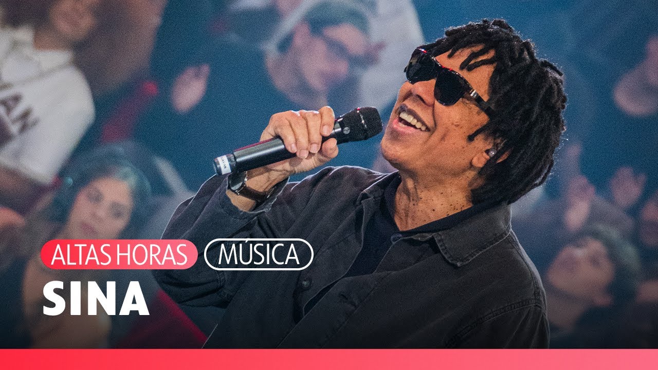 Homenageado pelo programa, Djavan canta 'Sina', um de seus clássicos | Altas Horas | TV Globo