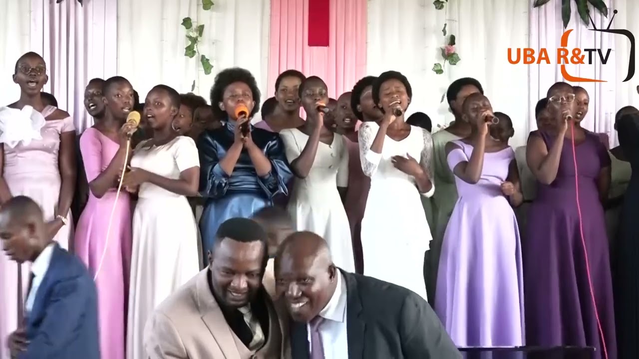 Animation ya chorale IGITERAMO CIBITOKE MU GIKORANE C'INDIRIMBO MU CIBITOKE