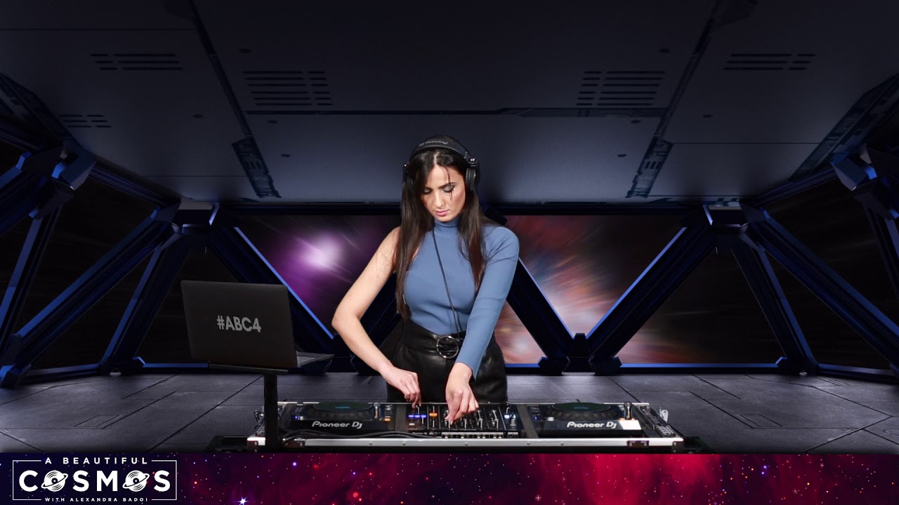 A BEAUTIFUL COSMOS with ALEXANDRA BADOI - Episode 4