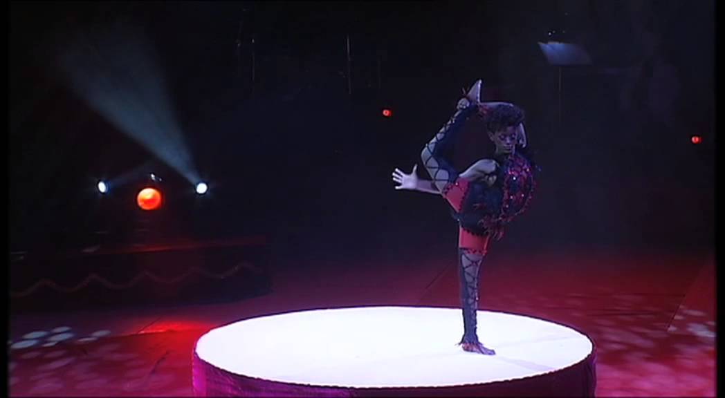 Rich Metiku (ET) Contortion - Figueres Circus Festival 2012