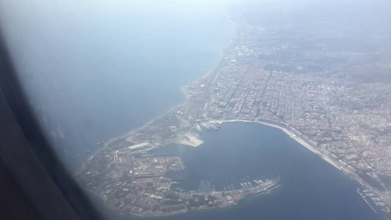 Alitalia 1195: da Milano Linate (LIN) a Reggio Calabria (REG)