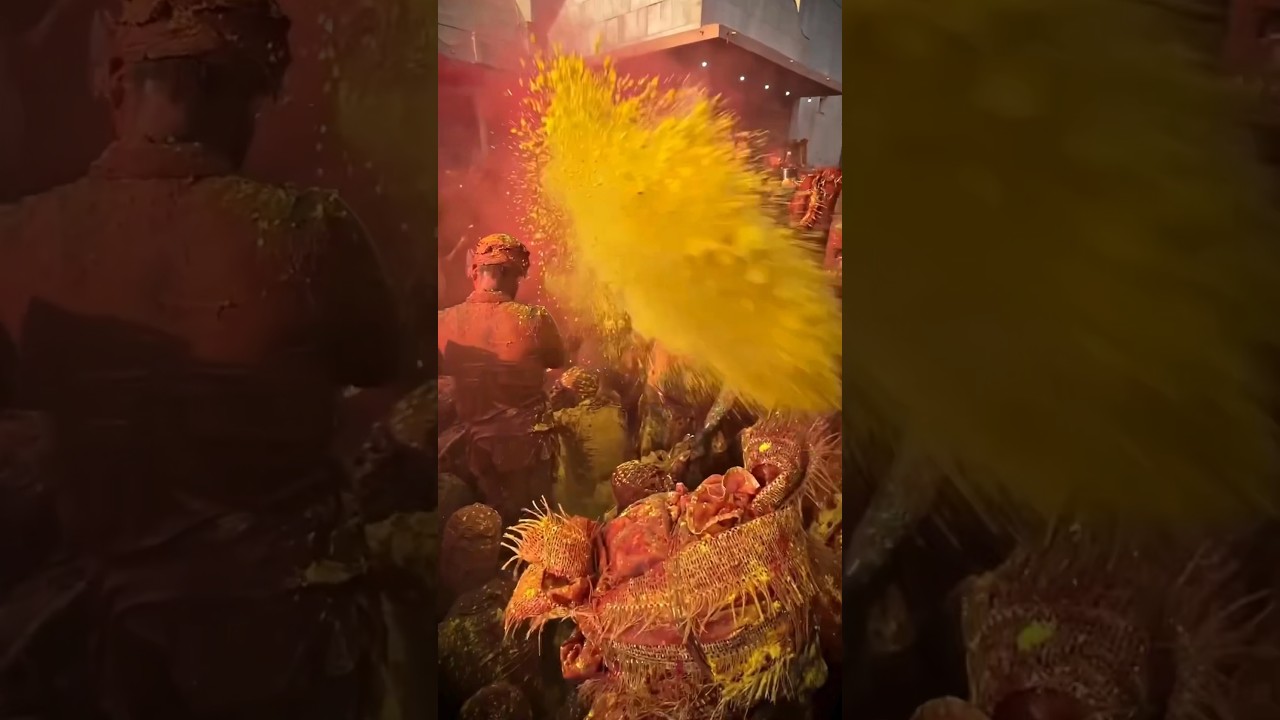 Let the retro vibes flow with this timeless Holi classic! #HoliKeDin Happy Holi, everyone! 💖