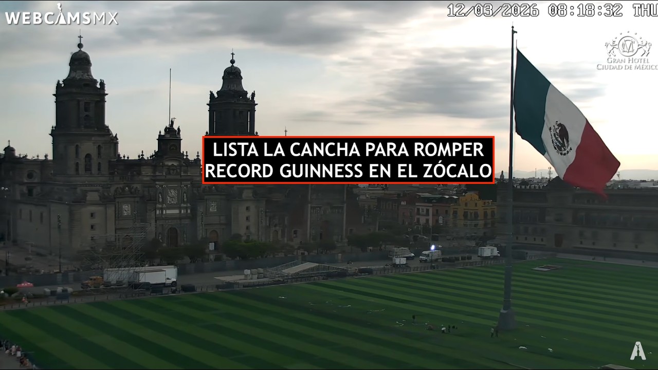 🚨 #CDMX | Lista la cancha para romper #RecordGuinness. #Zócalo #EnVivo