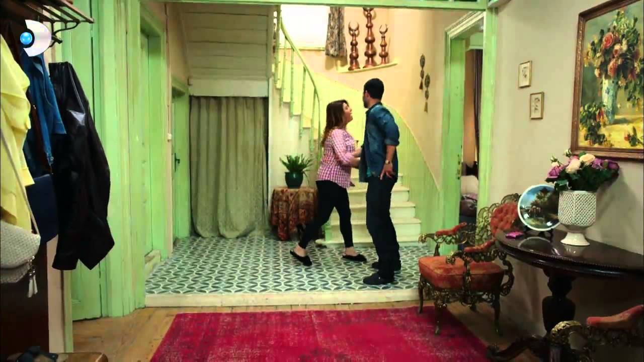 Ulan İstanbul | Yaren ve Karlosun kavgası büyüyor