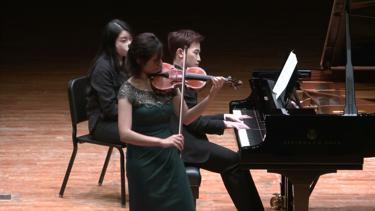 Ava Bahari and Hanbin Chyung / N.Paganini 'Cantabile'