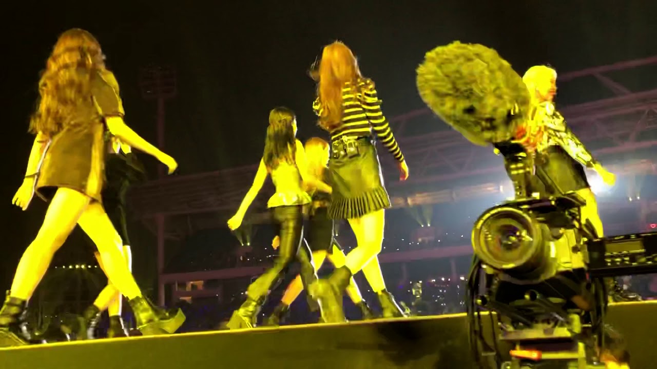 [FULL HD ] MOMOLAND 모모랜드 / BBOOM BBOOM + BAAM / AAA 2019 VIETNAM