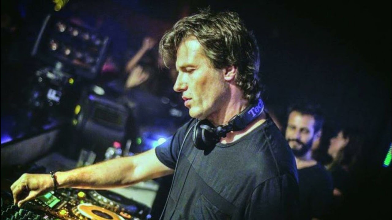 Hernan Cattaneo - Metro 95.1 FM - 2003-05-10 (Part 1)