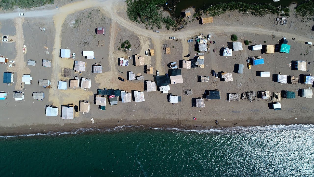 Lüks otellere komşu çardaklarda bedava tatil