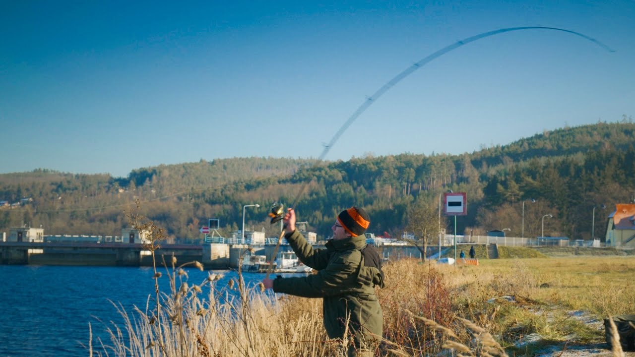 Mrazivý boj s kapry. Zimní rybaření na přehradě