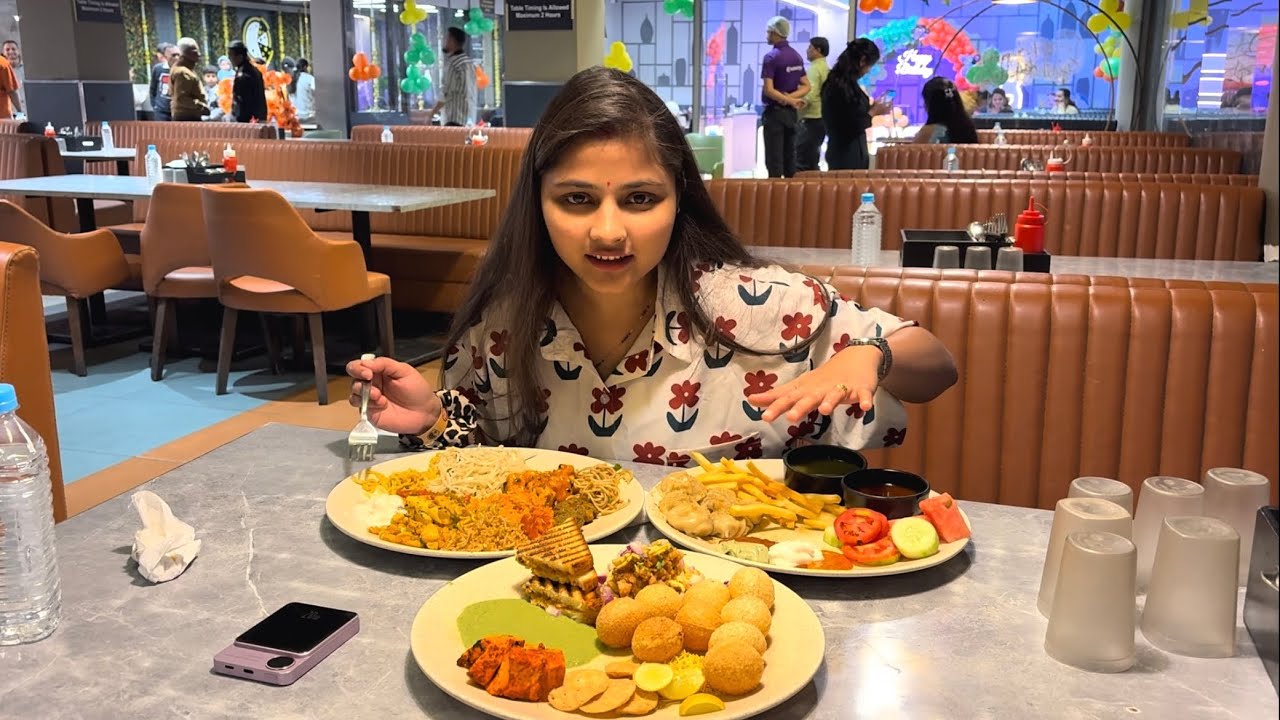 Indore me last day kaise spend kiya… #viral #food 