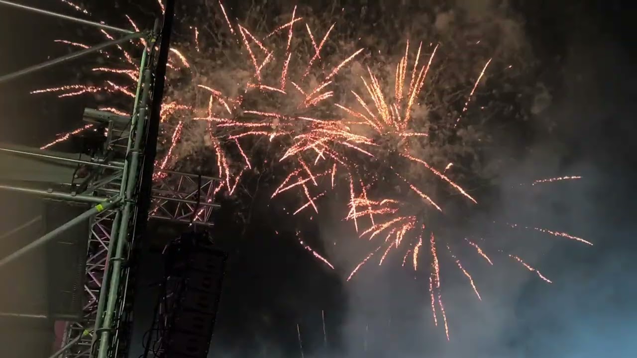 Hramul orașului orhei cu focuri de artificii la mulți ani orhei 08.11.2025