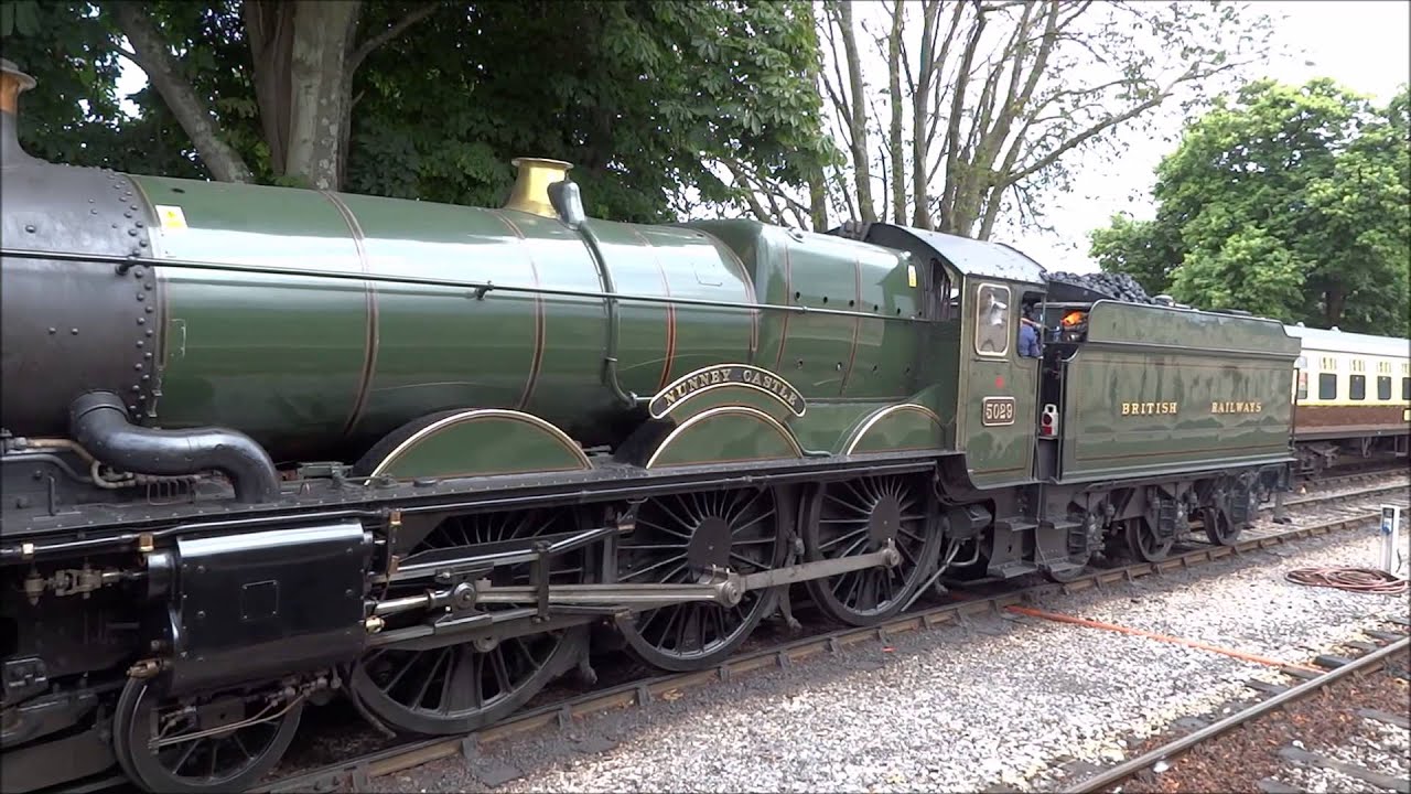 GWR Castle Class 4-6-0 no 5029 Nunney Castle with Torbay Express