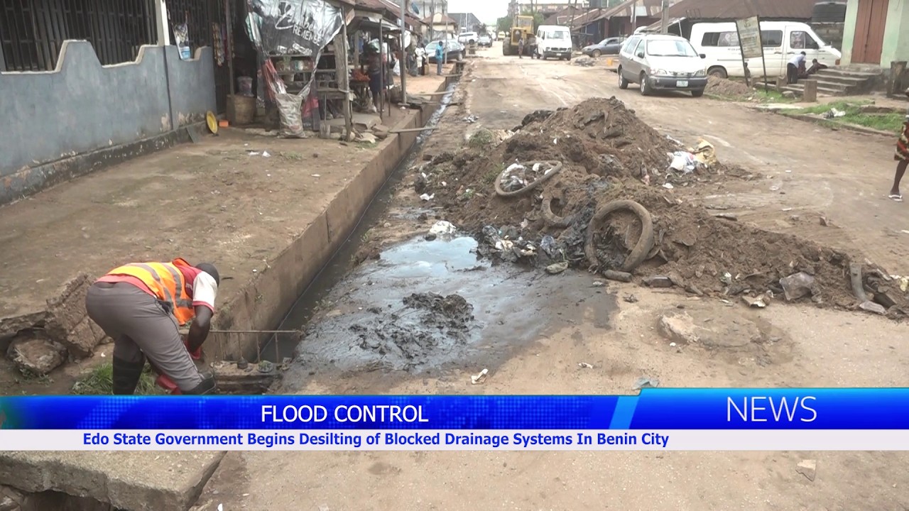 Edo State Government Begins Desilting of Blocked Drainage Systems In Benin City