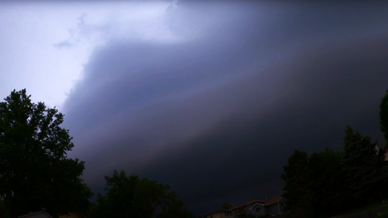 Shelf cloud preceeds severe thunderstorm in Omaha - June 15, 2024