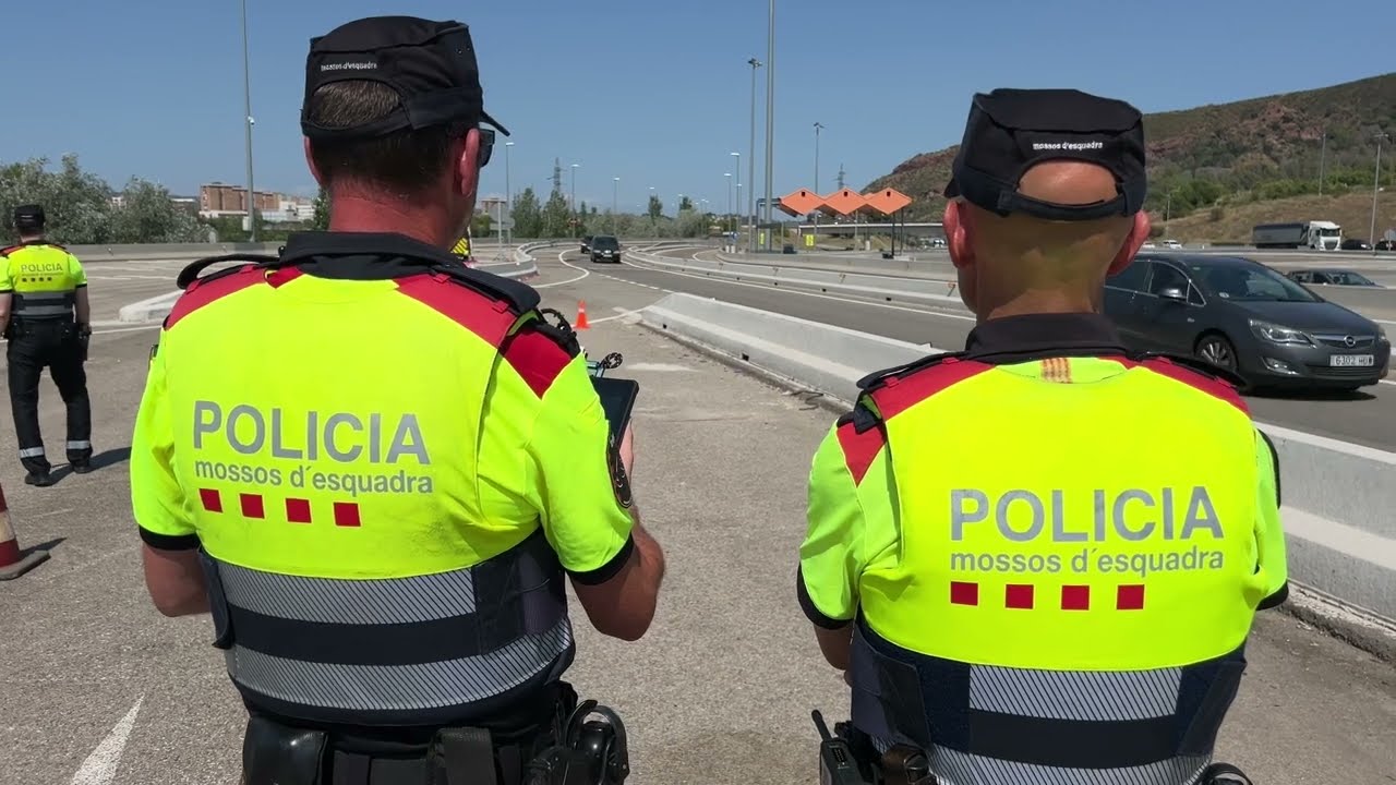 Els Mossos incorporen a totes les regions dispositius per controlar tacògrafs de camions a distància
