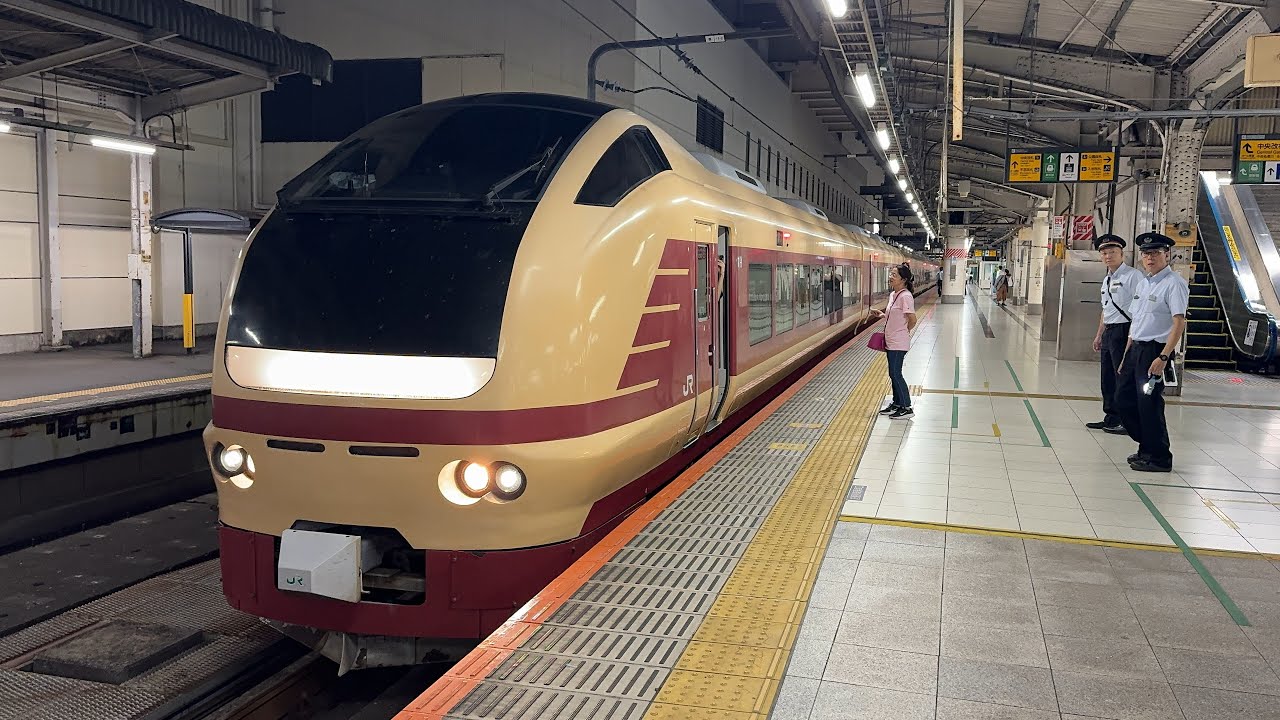 【上野から青森まで夜行列車が1日限定で復活！ 】E653系1000番台K70編成（国鉄色）　びゅうトラベル団臨上野発青森行き警笛を鳴らして上野駅発車