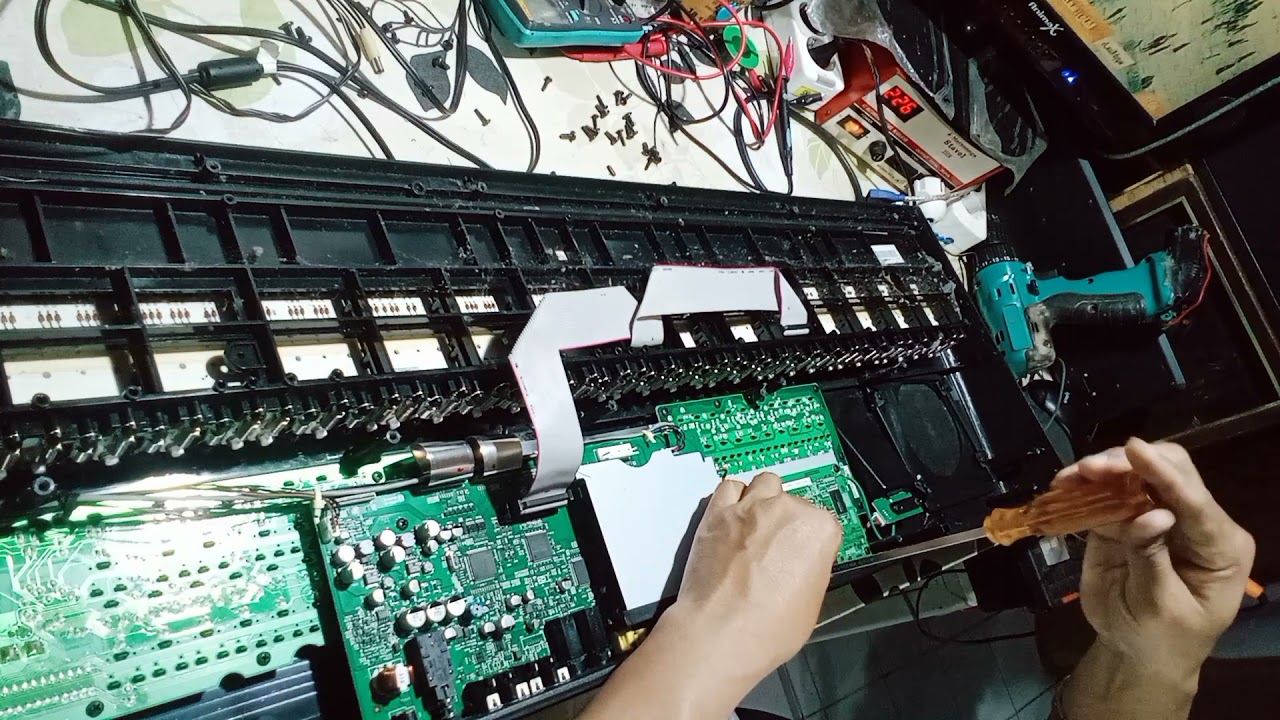 perbaikan keyboard Roland BK5 kerusakan mati total, macet di menu, suara tidak bunyi
