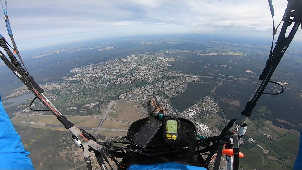 Spacer po niebie - godzina na paralotni nad Piłą