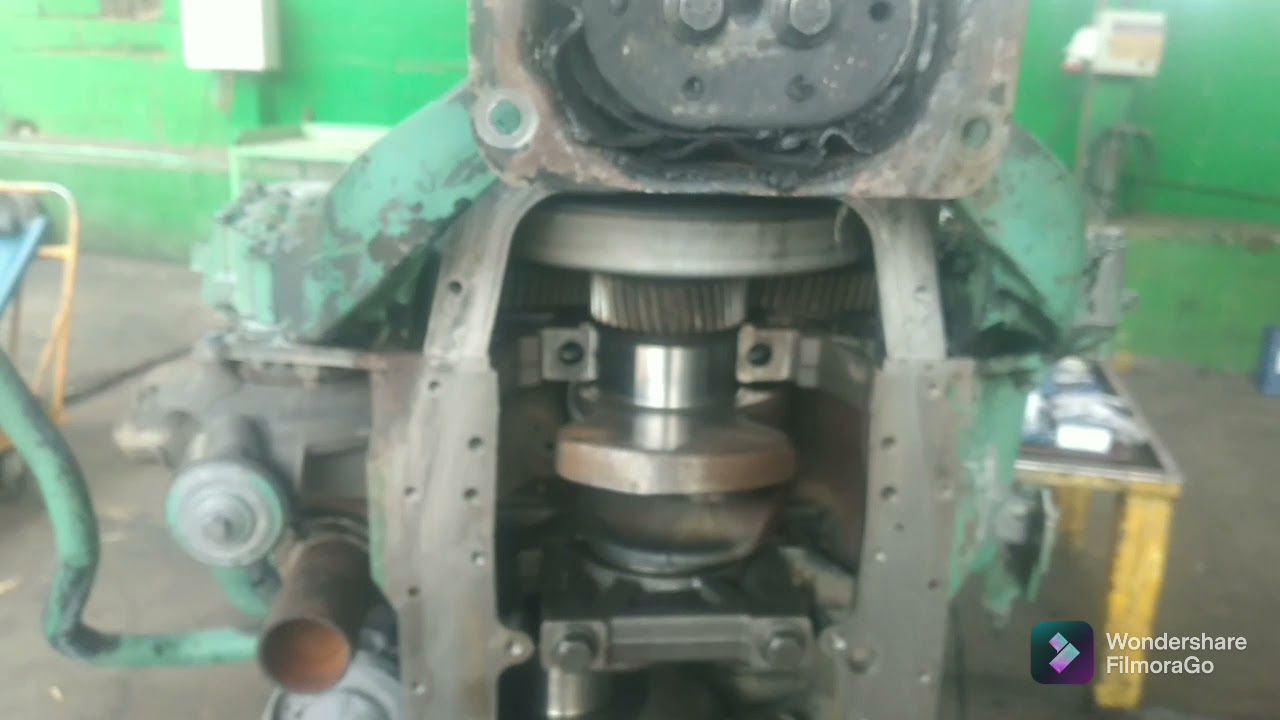 início da Montagem do volvo D12D (parte 1 )