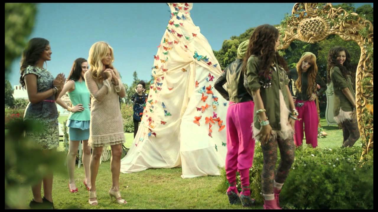 Shake It Up | Fashion is my Kryptonite Music Video 🎶 | Disney Channel UK