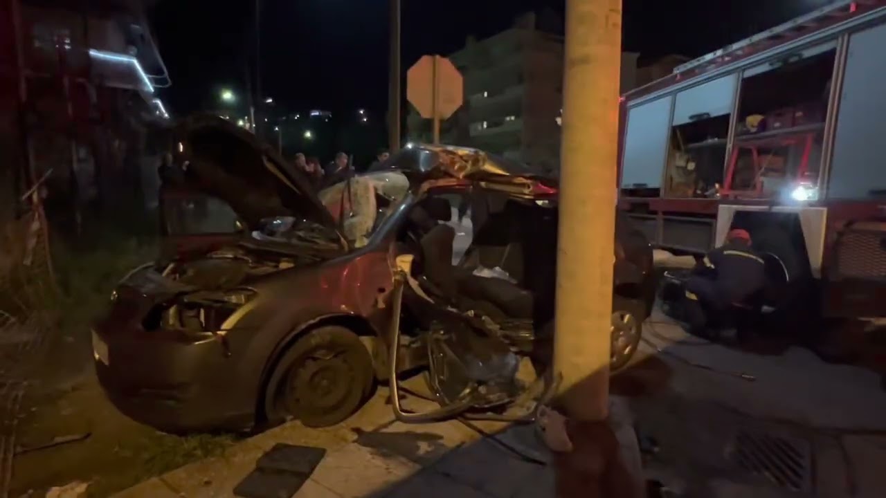 Σοβαρό τροχαίο με εγκλωβισμένους στο Αγρίνιο