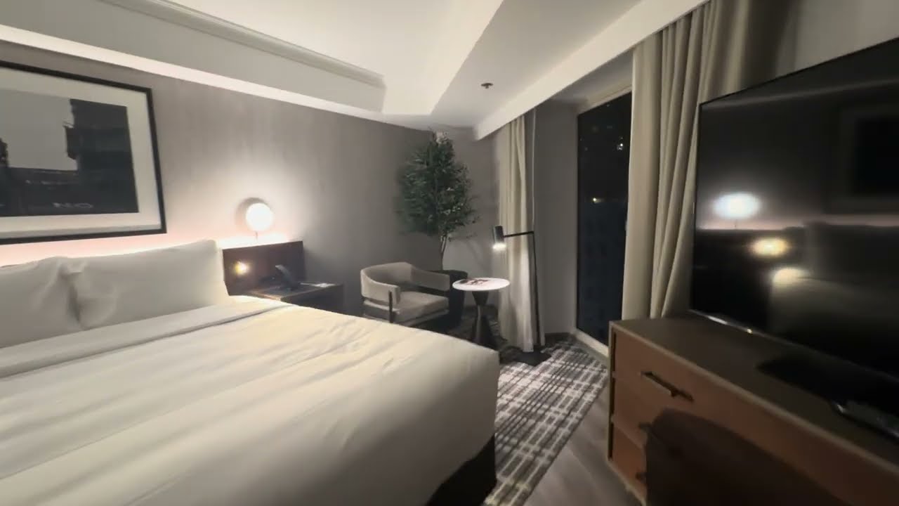 Hyatt Regency San Francisco Downtown SOMA room comparison - King vs. 1 Bedroom Suite (Globalist)