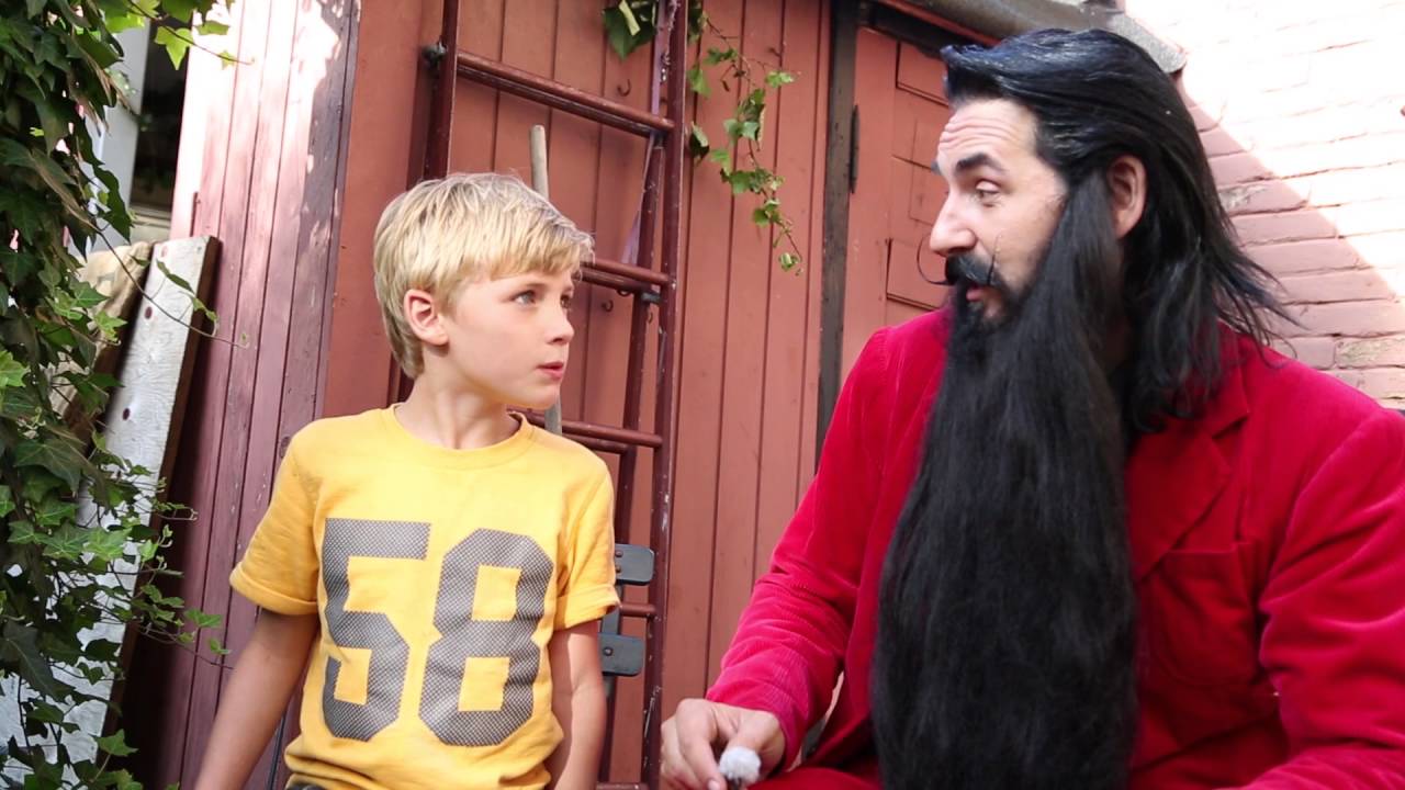 Hr. Skæg interviewer vores seje indsamlingsekspert, Tuco på fem år