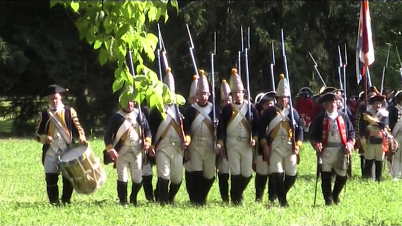 Zeitreise ins 18. Jahrhundert auf Schloss Fasanerie 2014 - Aufmarsch der Royalisten