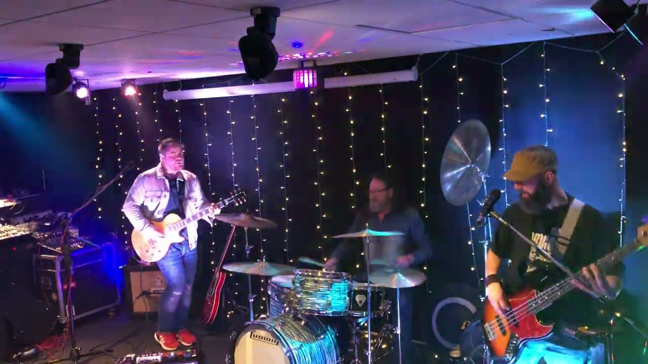 The Racketeers at The Ashton Jubilee Club 20/2/26  ( Jailbreak )