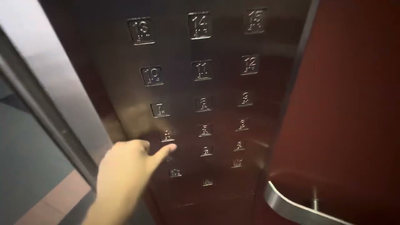 CNY special/初一 - Dong Yang elevator at 14B Lorong 7 Toa Payoh