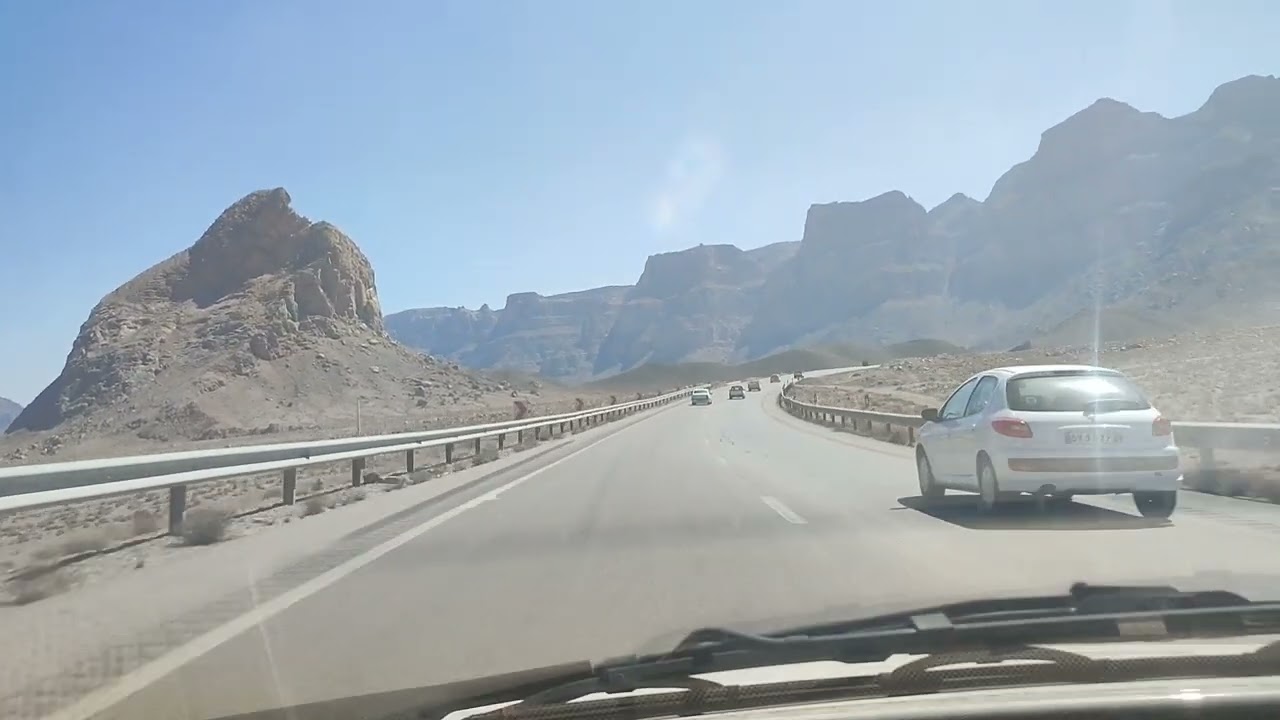 Driving Through Iran: The Scenic Route from Shiraz to Yazd