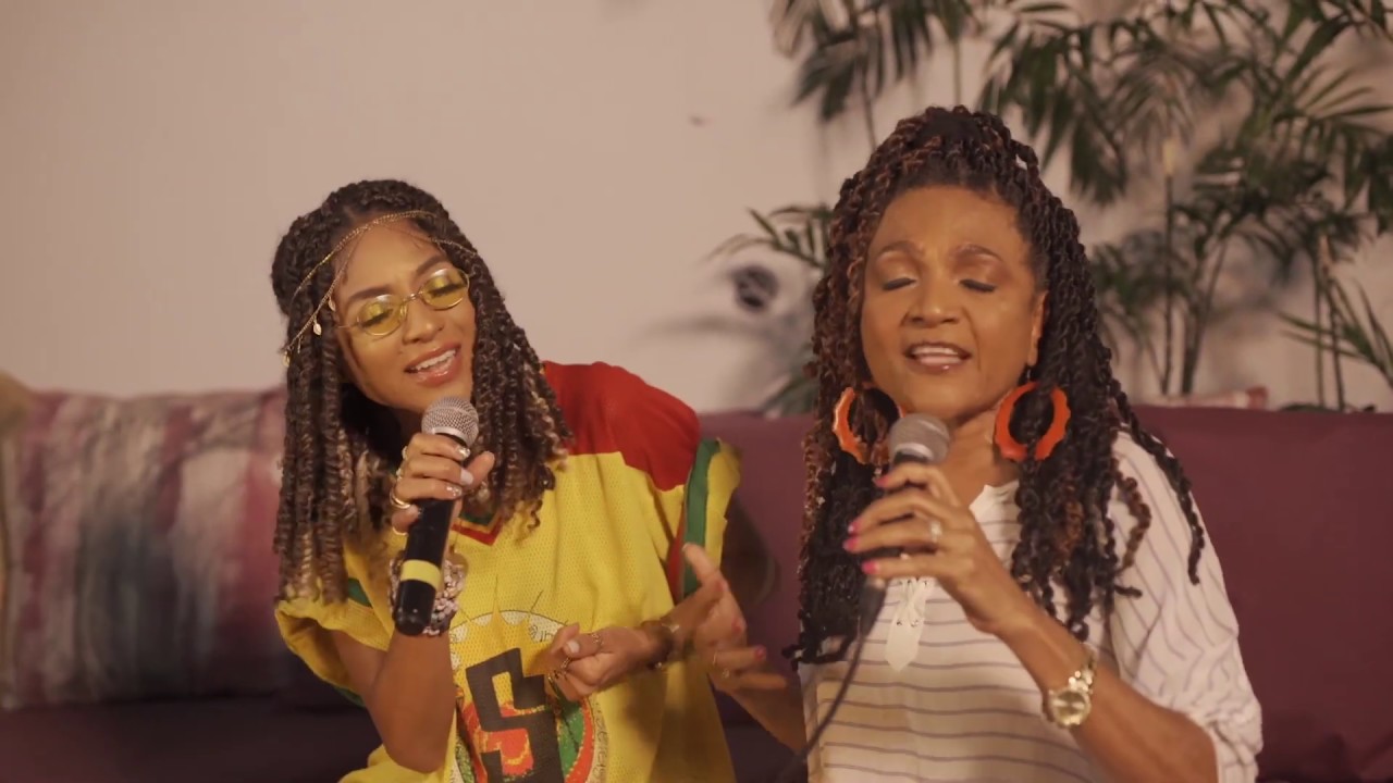 Santa Claus, Do You Ever Come to the Ghetto? Carlene Davis & Naomi Cowan