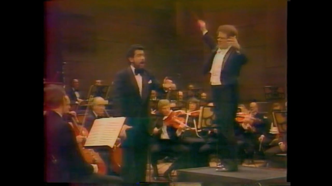 Placido Domingo in 1980 Gala of Stars sings Luisa Miller