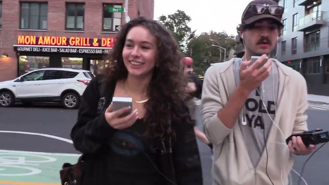 Emergency Intercom - Episode 208 (I love new york)